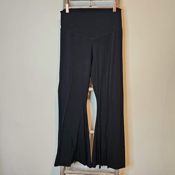 ⭐️40% Off⭐️ Aerie Offline Split Flare Leggings - Picture 7 of 7